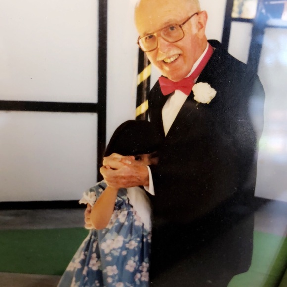 Meet your Posher, Lauren - Picture 1 of 1